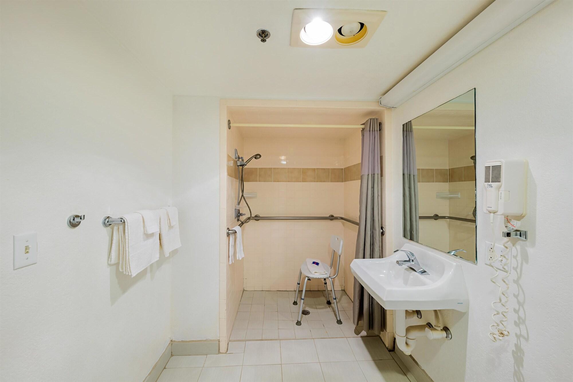 Hotel 6-amarillo, Tx 2*