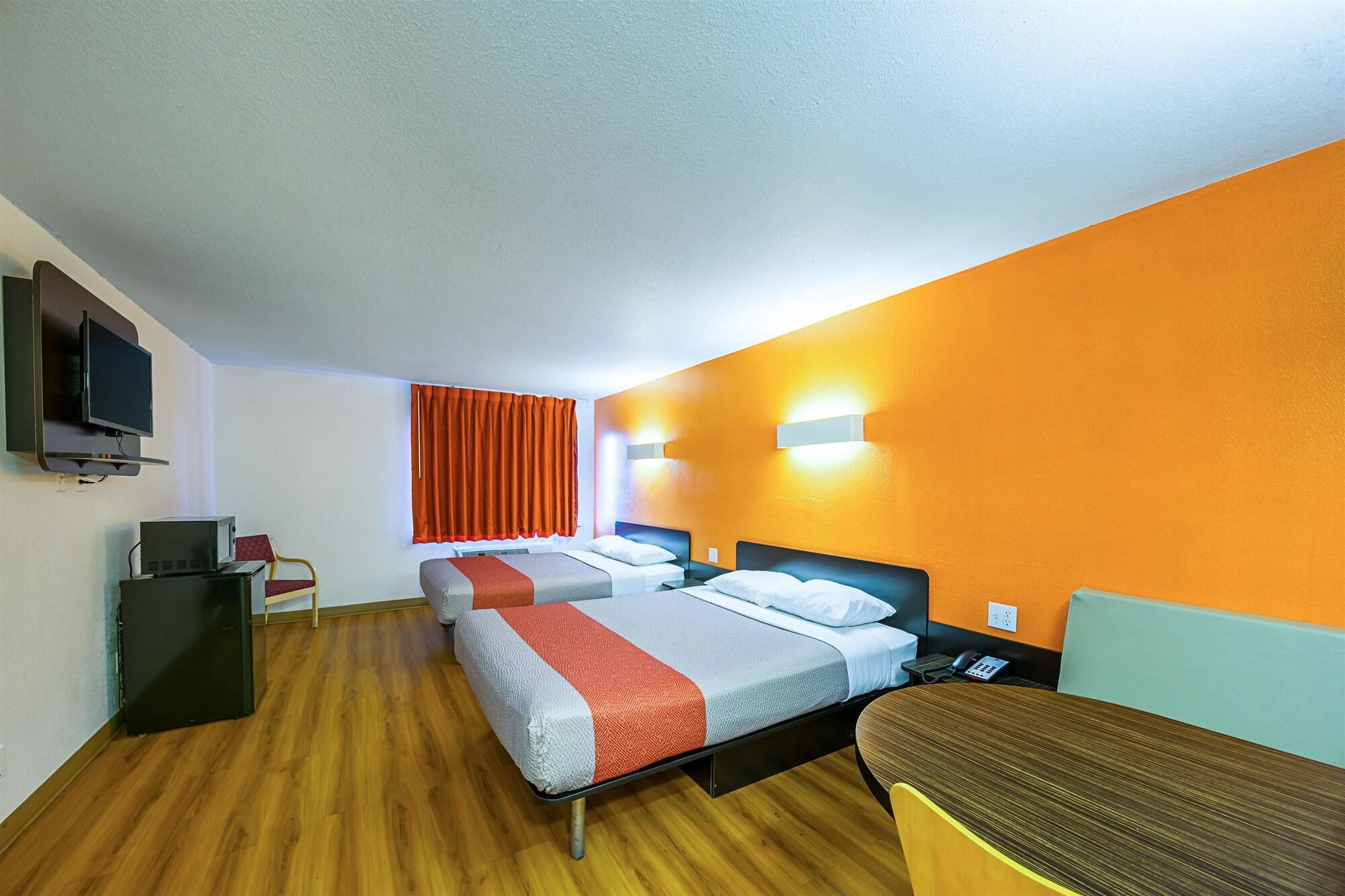 Hotel 6-amarillo, Tx Soncy